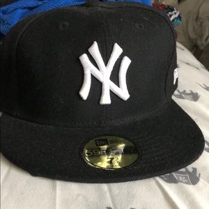 New Era black and white NY hat